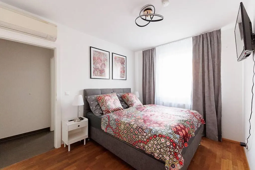New! Amazing Spacious Schoenbrunn View Apartment 维也纳