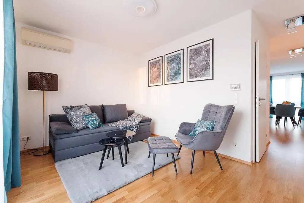 New! Amazing Spacious Schoenbrunn View Apartment 维也纳 奥地利