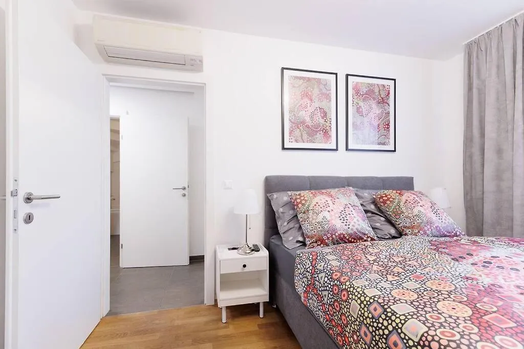 New! Amazing Spacious Schoenbrunn View Apartment 维也纳 奥地利