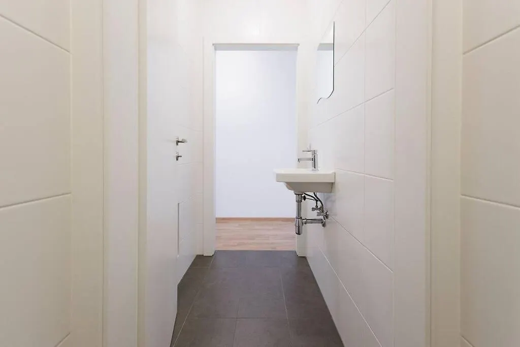 New! Amazing Spacious Schoenbrunn View Apartment Wenen
