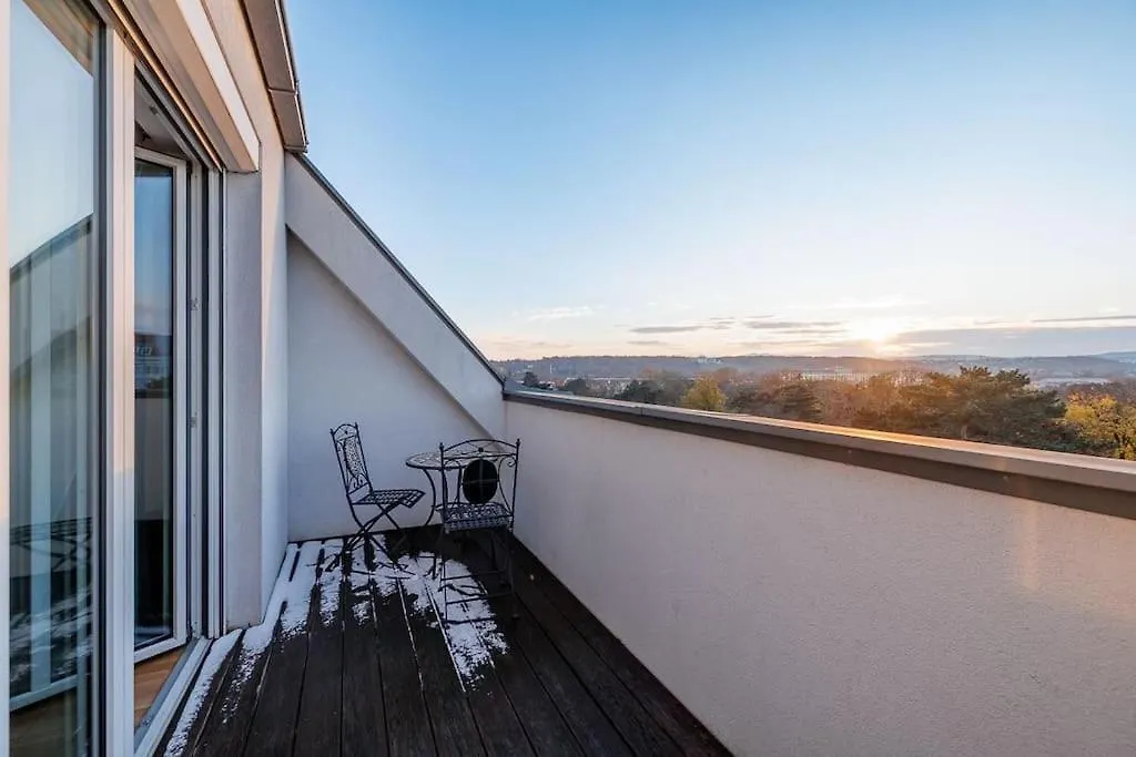 New! Amazing Spacious Schoenbrunn View Apartment Wenen
