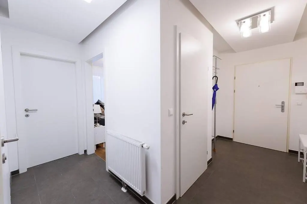 New! Amazing Spacious Schoenbrunn View Apartment Wenen