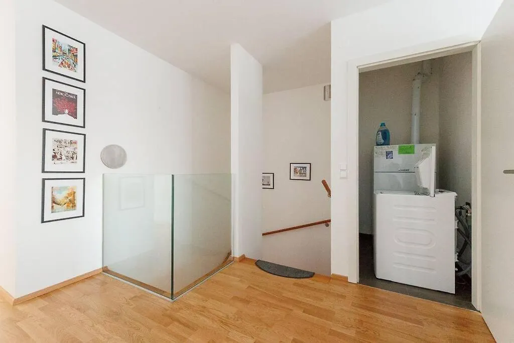 New! Amazing Spacious Schoenbrunn View Apartment Wenen Oostenrijk