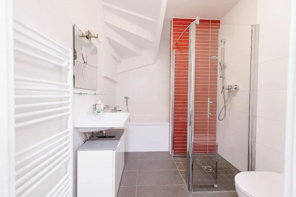 New! Amazing Spacious Schoenbrunn View Apartment Wenen Oostenrijk