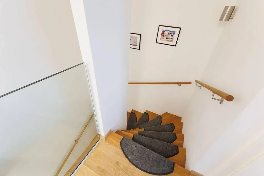 New! Amazing Spacious Schoenbrunn View Apartment Wenen