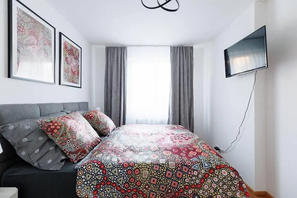 New! Amazing Spacious Schoenbrunn View Apartment Wenen 0*,  Oostenrijk