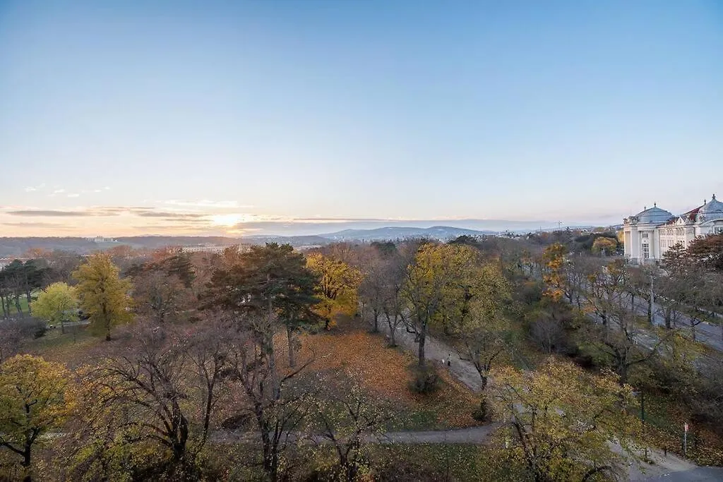 New! Amazing Spacious Schoenbrunn View Apartment Wenen