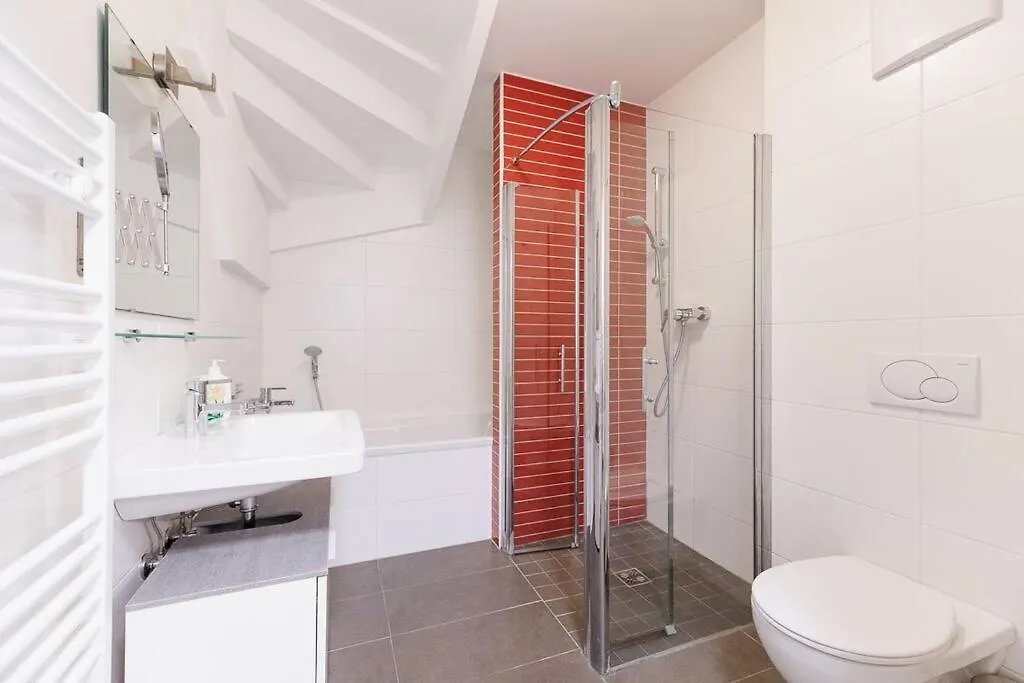 New! Amazing Spacious Schoenbrunn View Apartment Wenen