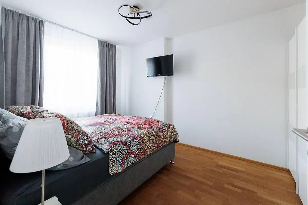 New! Amazing Spacious Schoenbrunn View Apartment Wenen
